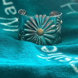 Stainless steel Daisy cuff bracelet